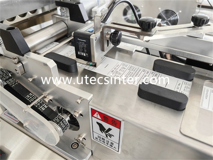 Automatic Label Cutting Machine